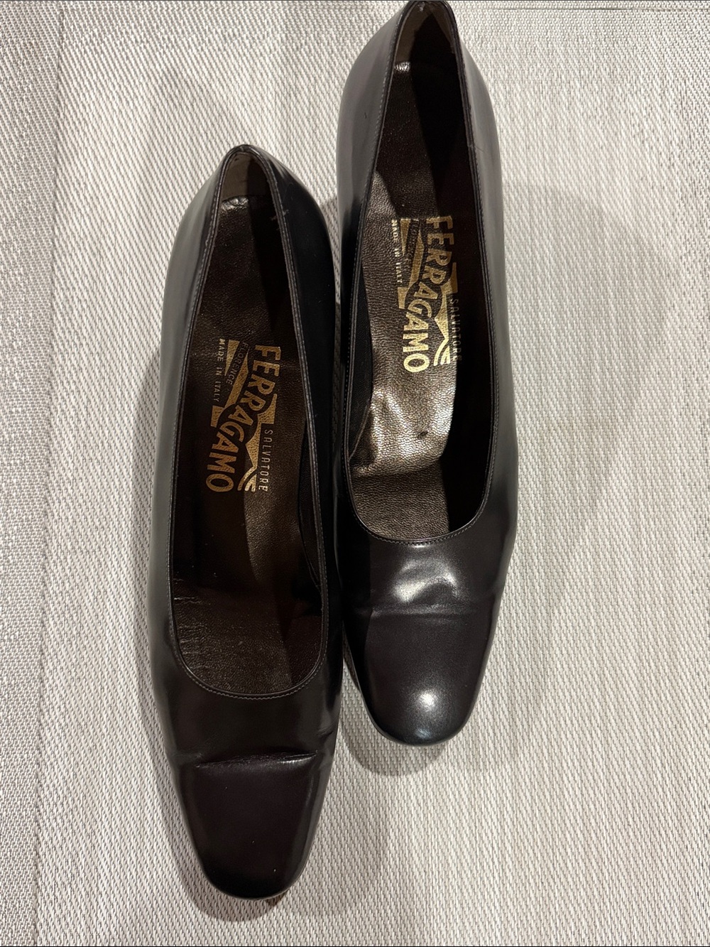 Salvatore Ferragamo Classic Dark Gray Leather Pumps